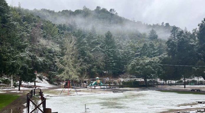 Week begins with more snow in the hills, rain and thunder in the valley