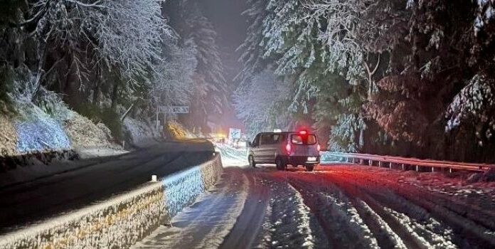 Unprecedented snowfall hitting Bay Area and Santa Cruz Mountains this weekend