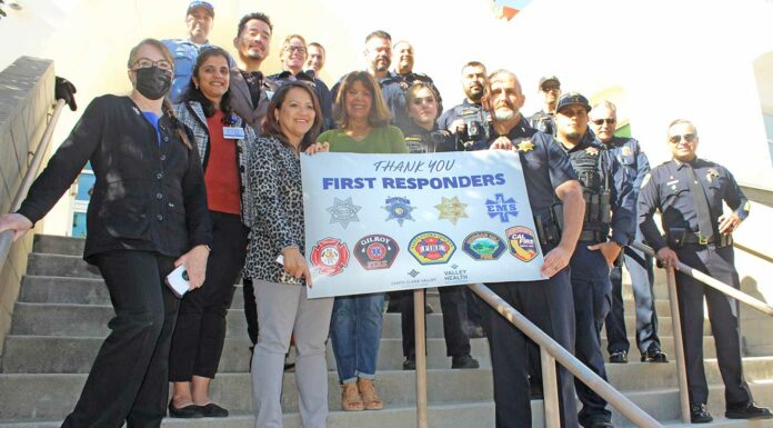 PHOTO: Giving thanks to first responders national first responders day st louise regional hospital gilroy police fire department