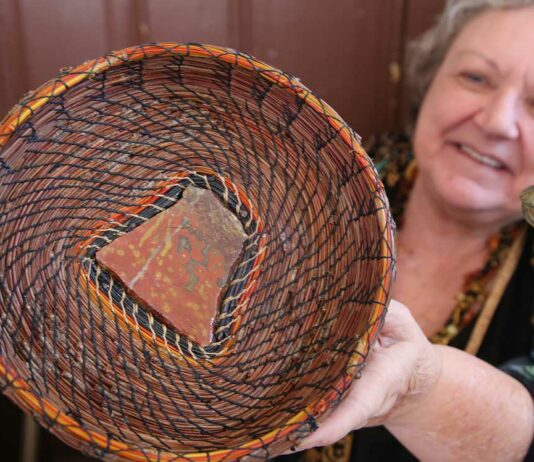 Crafts fair and picnic merge at Machado School