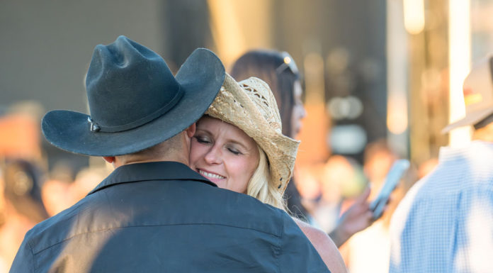 Country music fans flock to Morgan Hill festival