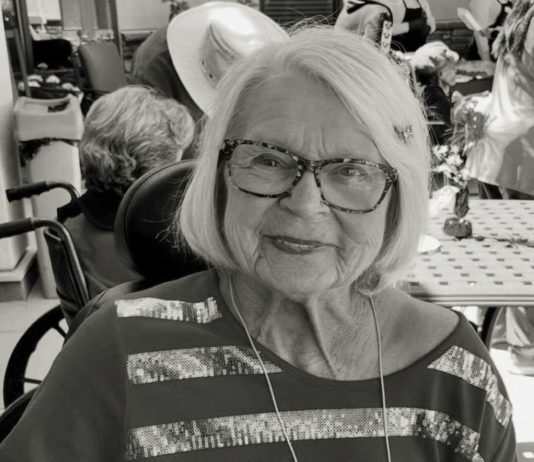 Former mayor Lorraine Barke dies