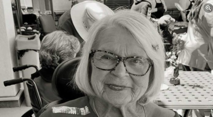 Former mayor Lorraine Barke dies