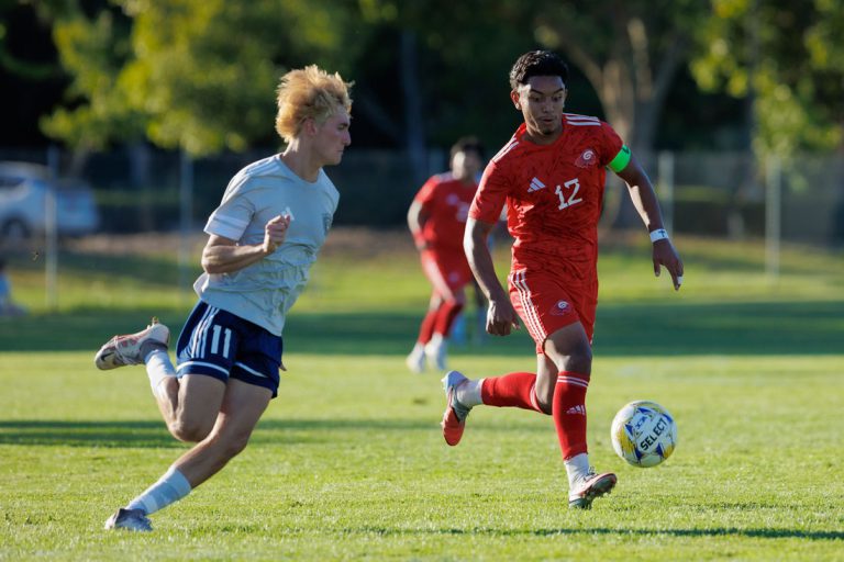 Gavilan men’s and women’s soccer teams pick up wins